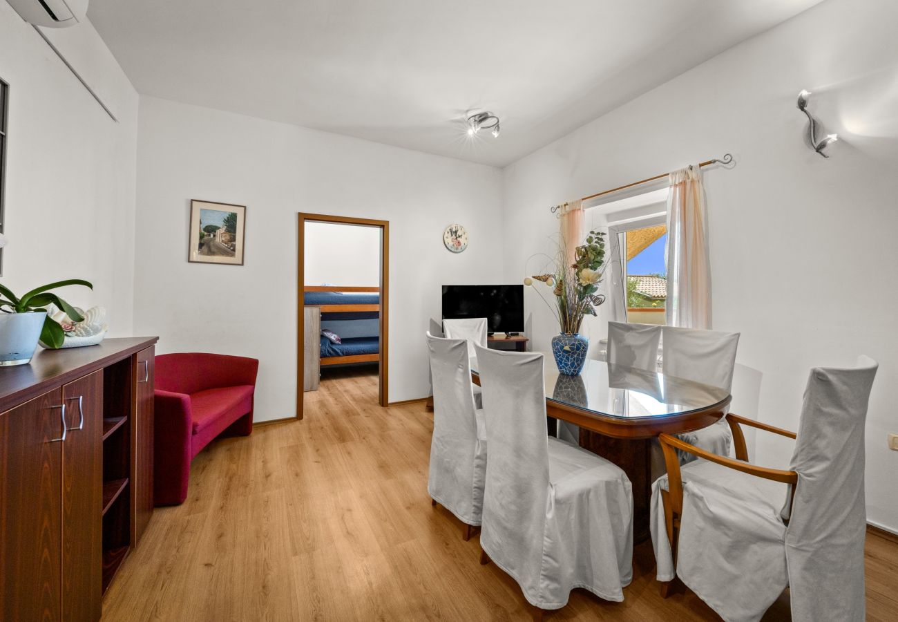 Apartment in Ližnjan - Pool Apartment Franko 2 - Shared Pool